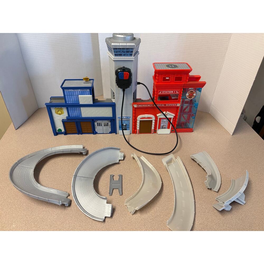 Matchbox Rescue Police and Fire Department Headquarters Deluxe Playset 2018